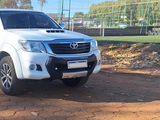 TOYOTA HILUX 3.0 SRV 4X4 CD 16V TURBO INTERCOOLER DIESEL 4P AUTOMÁTICO TOYOTA HILUX 3.0 SRV 4X4 CD 16V TURBO INTERCOOLER DIESEL 4P AUTOMÁTICO
